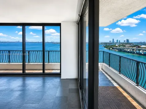 555 NE 15th Street Miami FL 33132