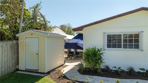 8121 SW 203rd Street Cutler Bay FL 33189