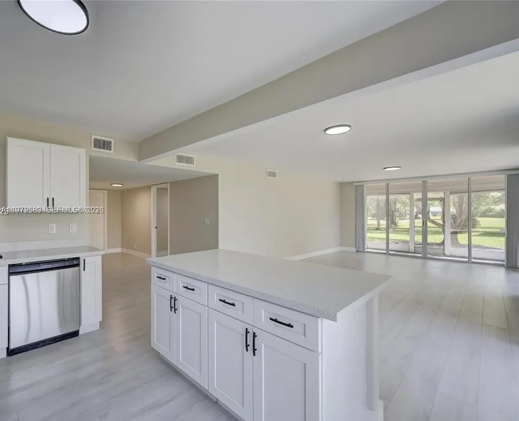 7582 NW 86th Terrace Tamarac FL 33321