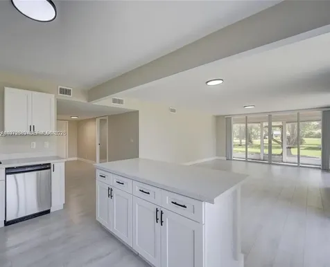 7582 NW 86th Terrace Tamarac FL 33321