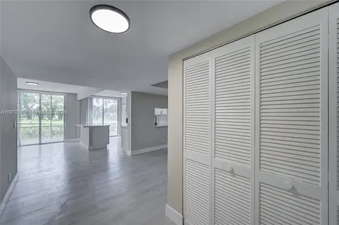 7582 NW 86th Terrace Tamarac FL 33321