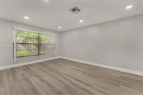 10379 NW 35th Street Coral Springs FL 33065