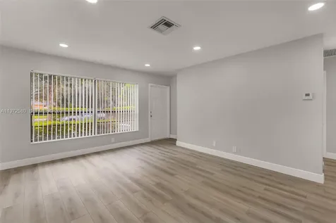 10379 NW 35th Street Coral Springs FL 33065