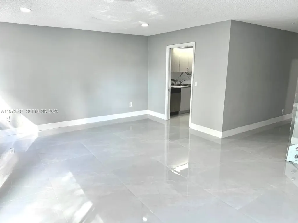 2700 N 34th Avenue Hollywood FL 33021