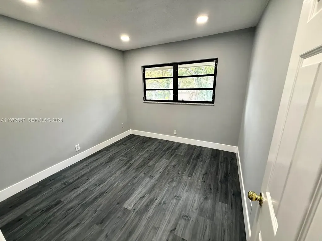 2700 N 34th Avenue Hollywood FL 33021