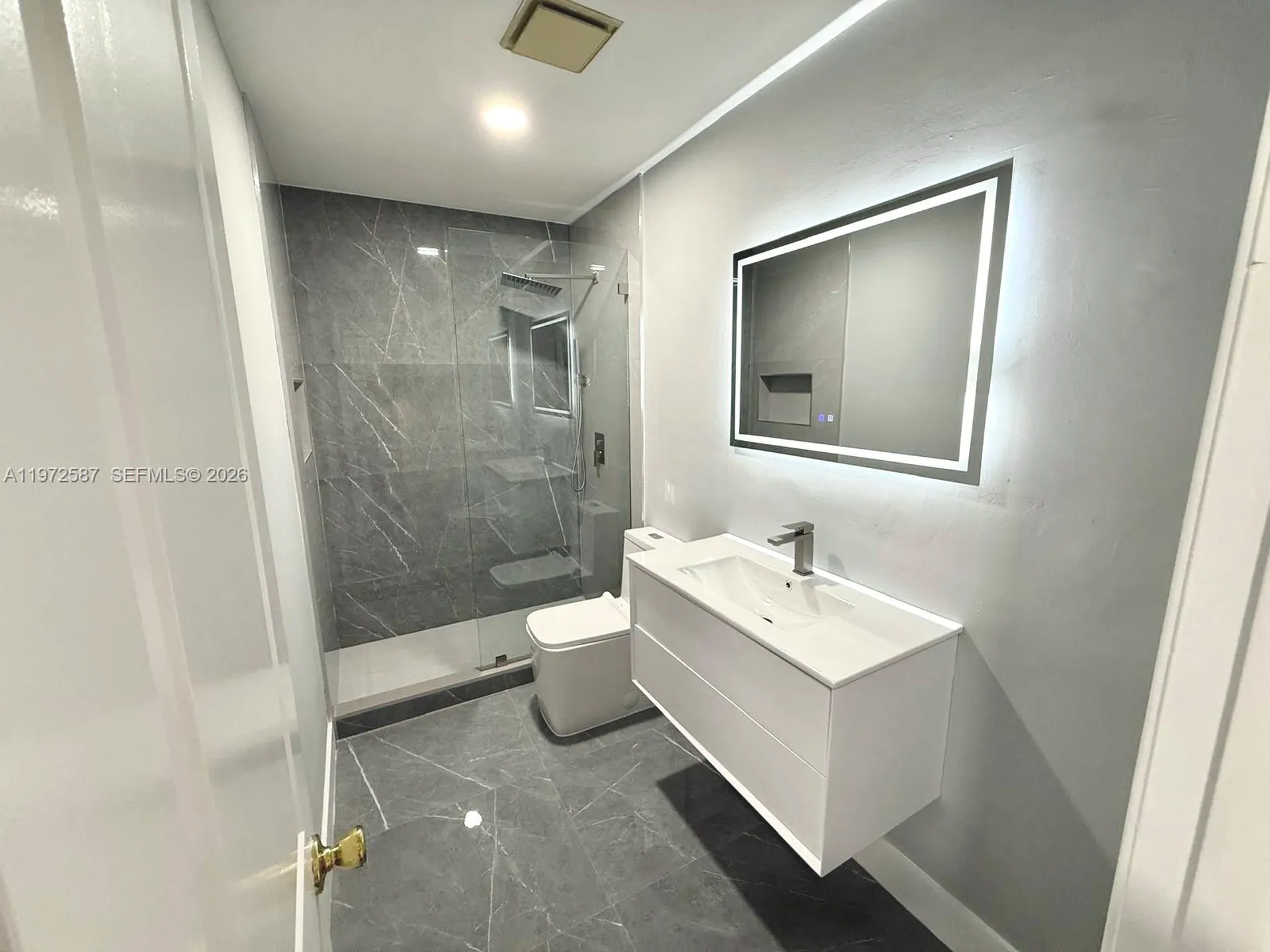 2700 N 34th Avenue Hollywood FL 33021
