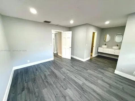 2700 N 34th Avenue Hollywood FL 33021