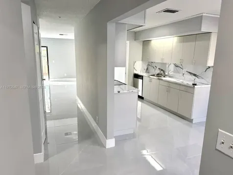 2700 N 34th Avenue Hollywood FL 33021
