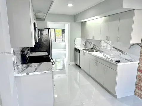 2700 N 34th Avenue Hollywood FL 33021