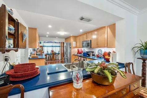 4905 SW 71st Place Miami FL 33155
