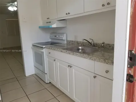 850 E Commercial Boulevard Oakland Park FL 33334