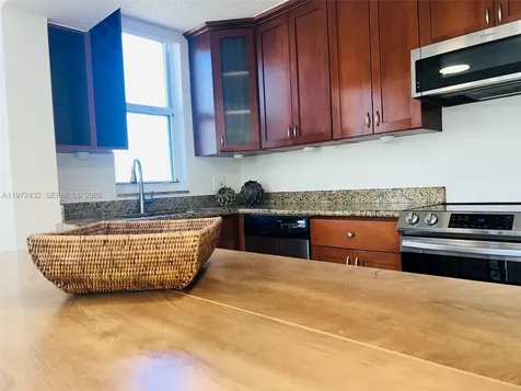 770 Claughton Island Drive Miami FL 33131