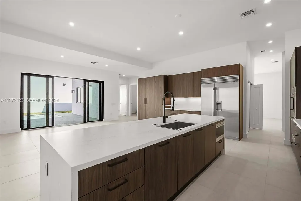 5718 Ashwood Circle W Hollywood FL 33312