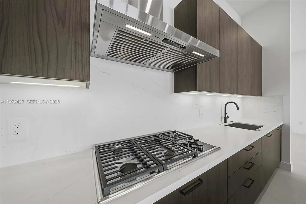 5718 Ashwood Circle W Hollywood FL 33312