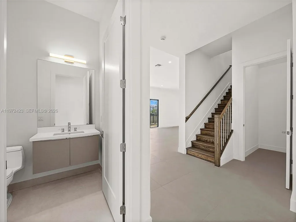 5718 Ashwood Circle W Hollywood FL 33312