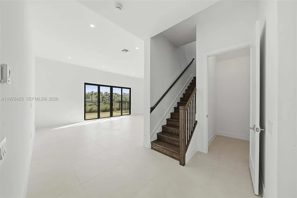 5718 Ashwood Circle W Hollywood FL 33312