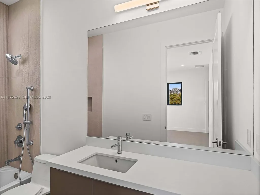 5718 Ashwood Circle W Hollywood FL 33312