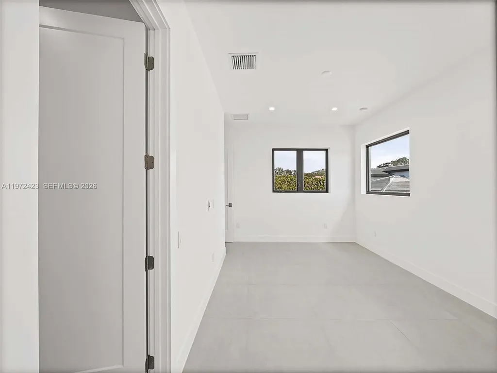 5718 Ashwood Circle W Hollywood FL 33312