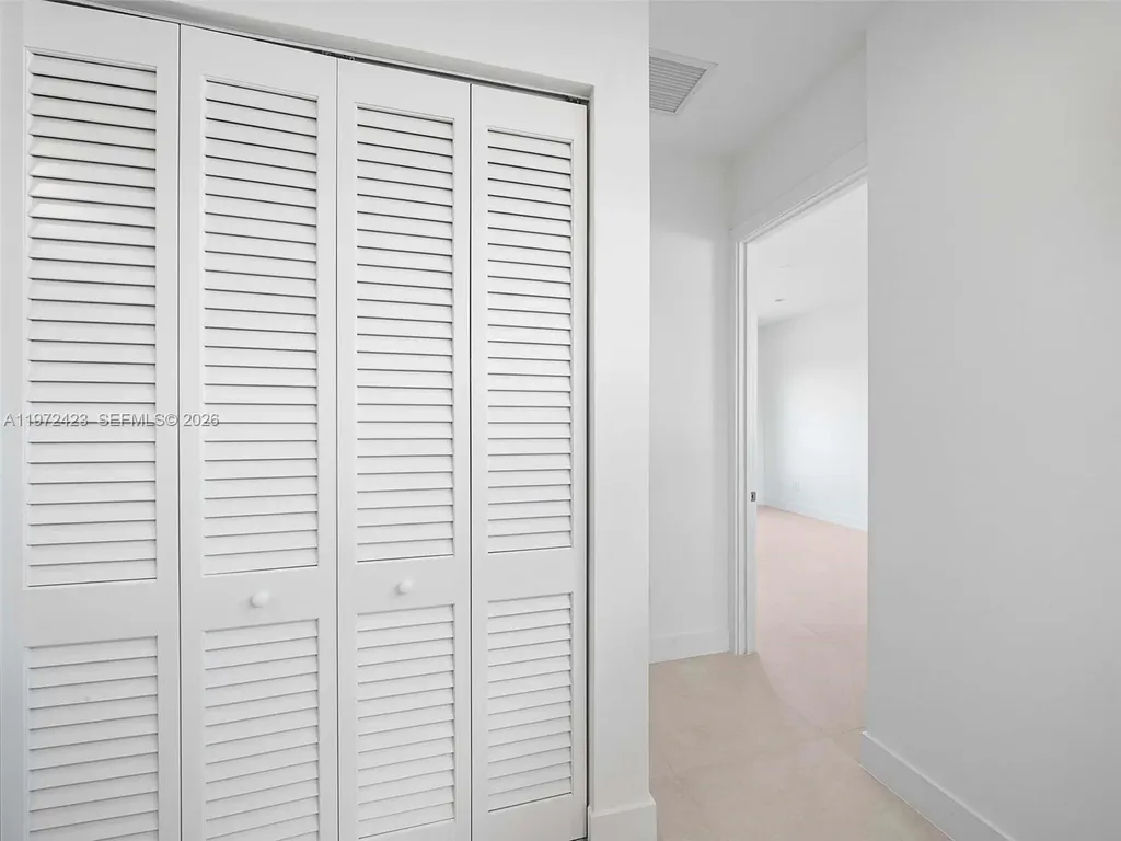 5718 Ashwood Circle W Hollywood FL 33312