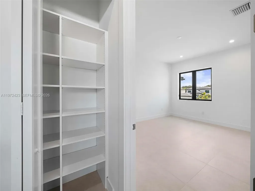 5718 Ashwood Circle W Hollywood FL 33312