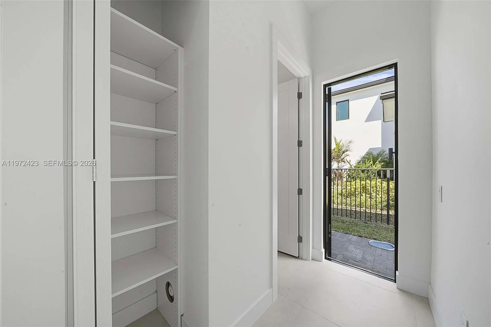 5718 Ashwood Circle W Hollywood FL 33312