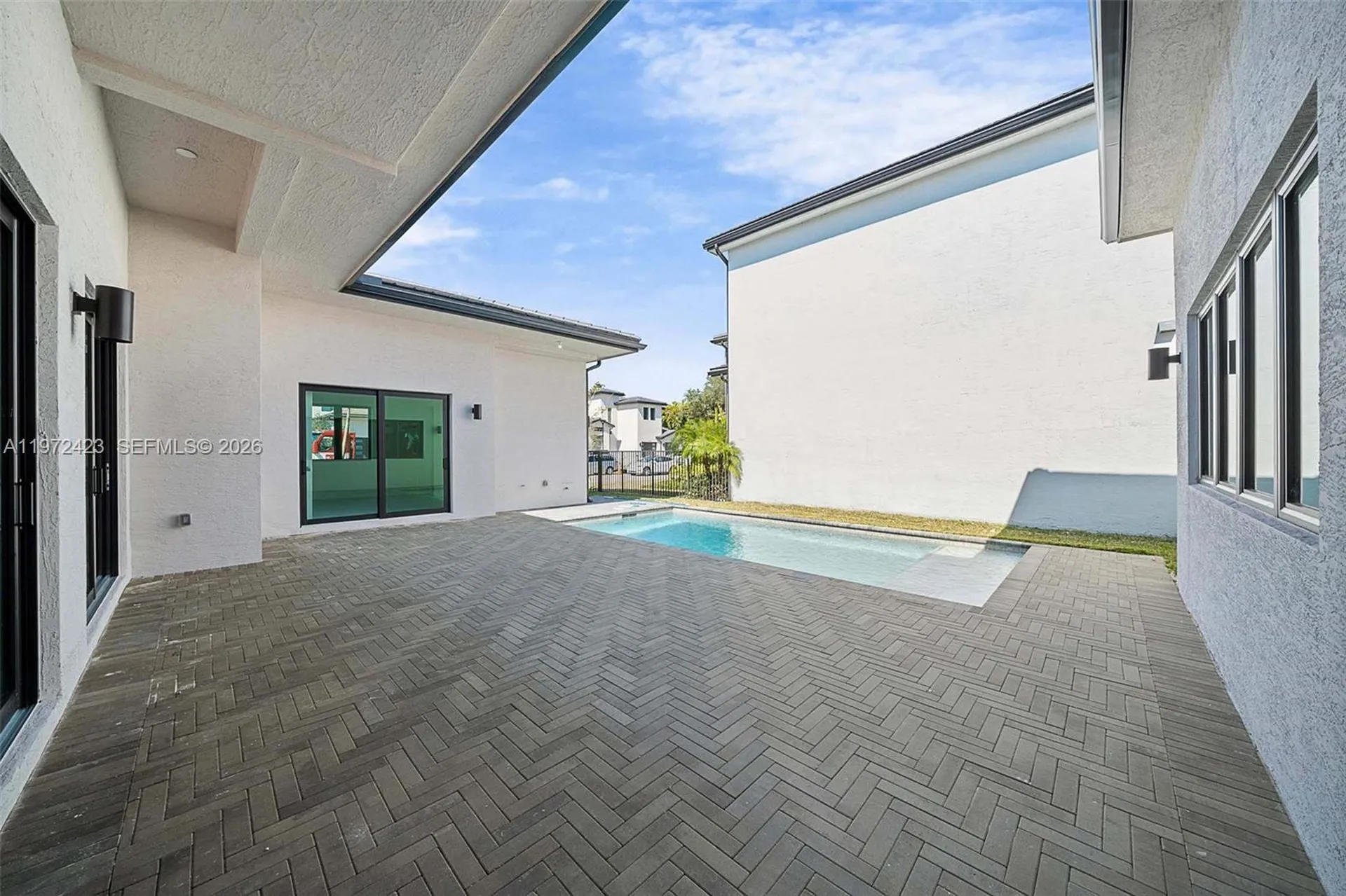 5718 Ashwood Circle W Hollywood FL 33312