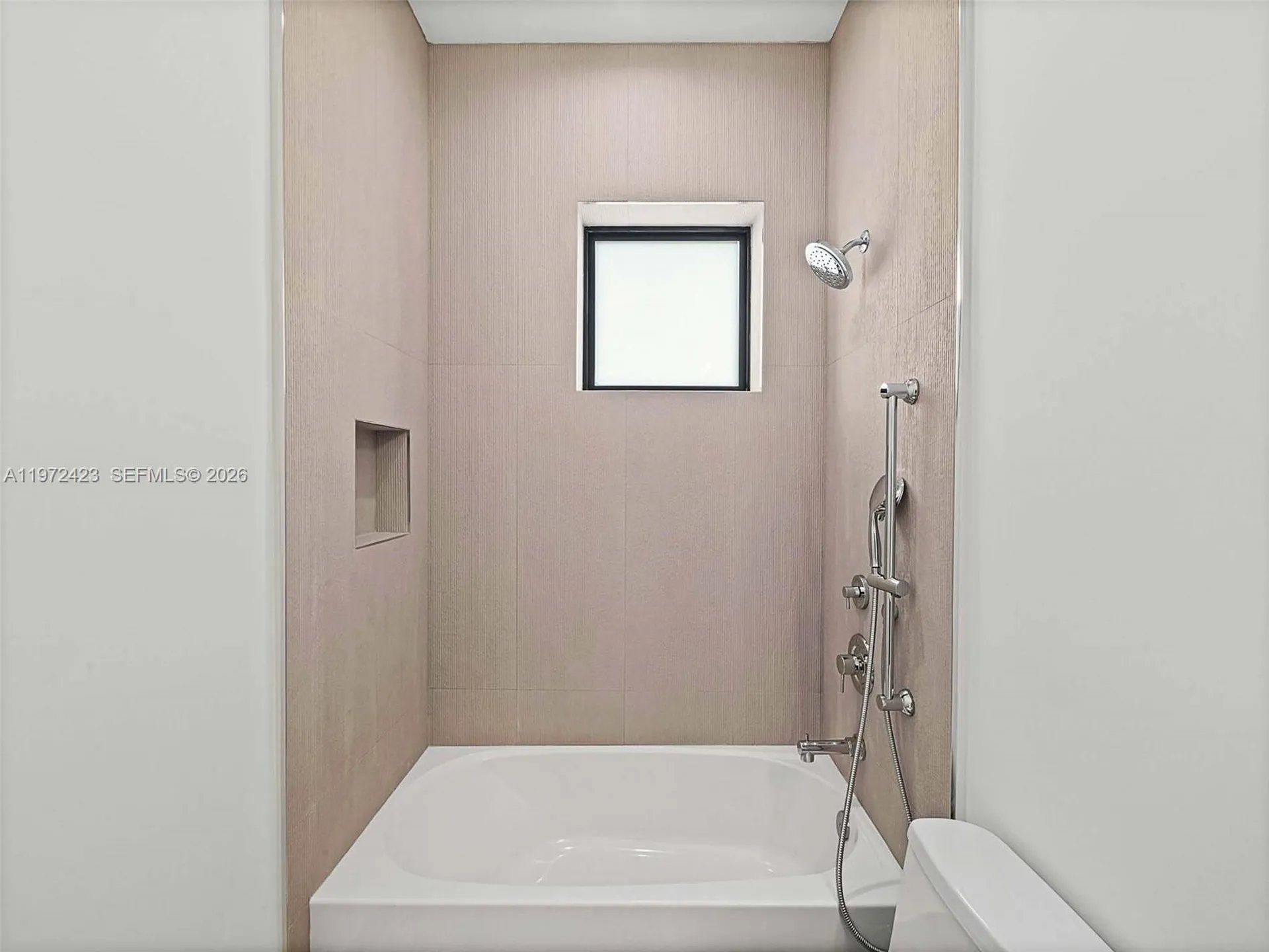 5718 Ashwood Circle W Hollywood FL 33312