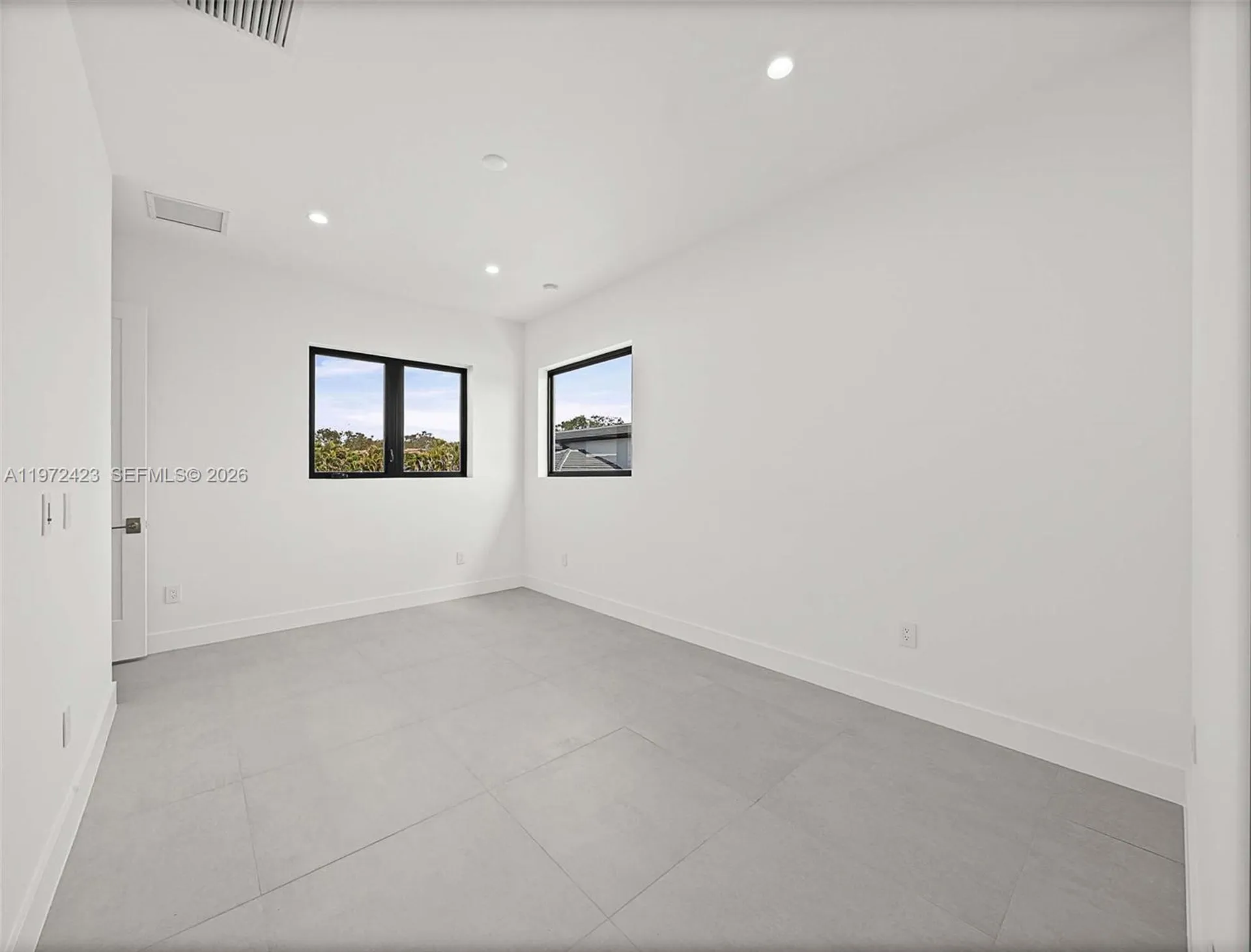5718 Ashwood Circle W Hollywood FL 33312
