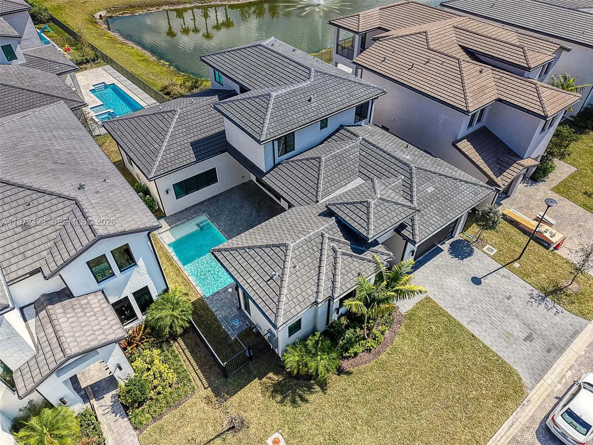 5718 Ashwood Circle W Hollywood FL 33312