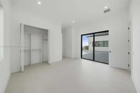 5718 Ashwood Circle W Hollywood FL 33312