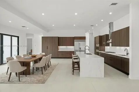5718 Ashwood Circle W Hollywood FL 33312