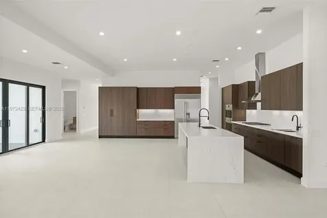 5718 Ashwood Circle W Hollywood FL 33312