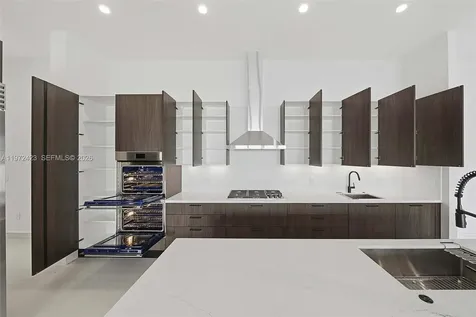 5718 Ashwood Circle W Hollywood FL 33312
