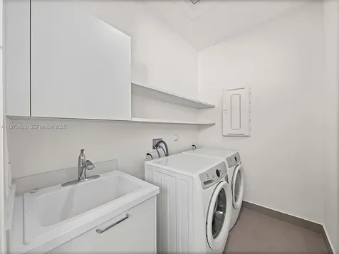 5718 Ashwood Circle W Hollywood FL 33312