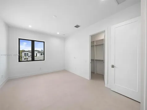 5718 Ashwood Circle W Hollywood FL 33312