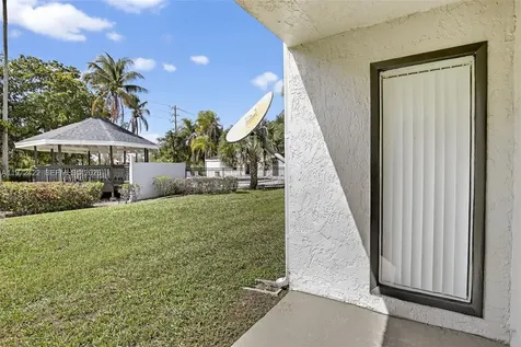 430 SW 113th Way Pembroke Pines FL 33025