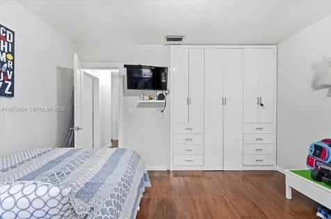 511 E 27th Street Hialeah FL 33013