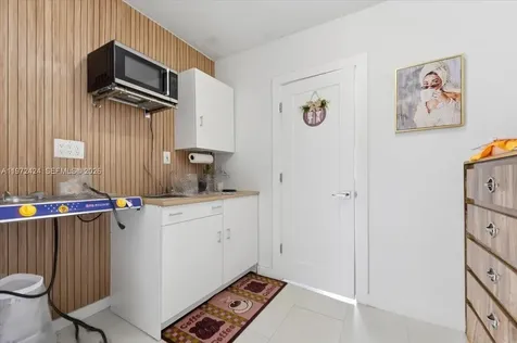 511 E 27th Street Hialeah FL 33013