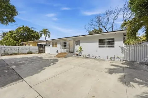 511 E 27th Street Hialeah FL 33013