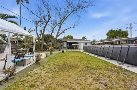 511 E 27th Street Hialeah FL 33013