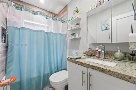 511 E 27th Street Hialeah FL 33013