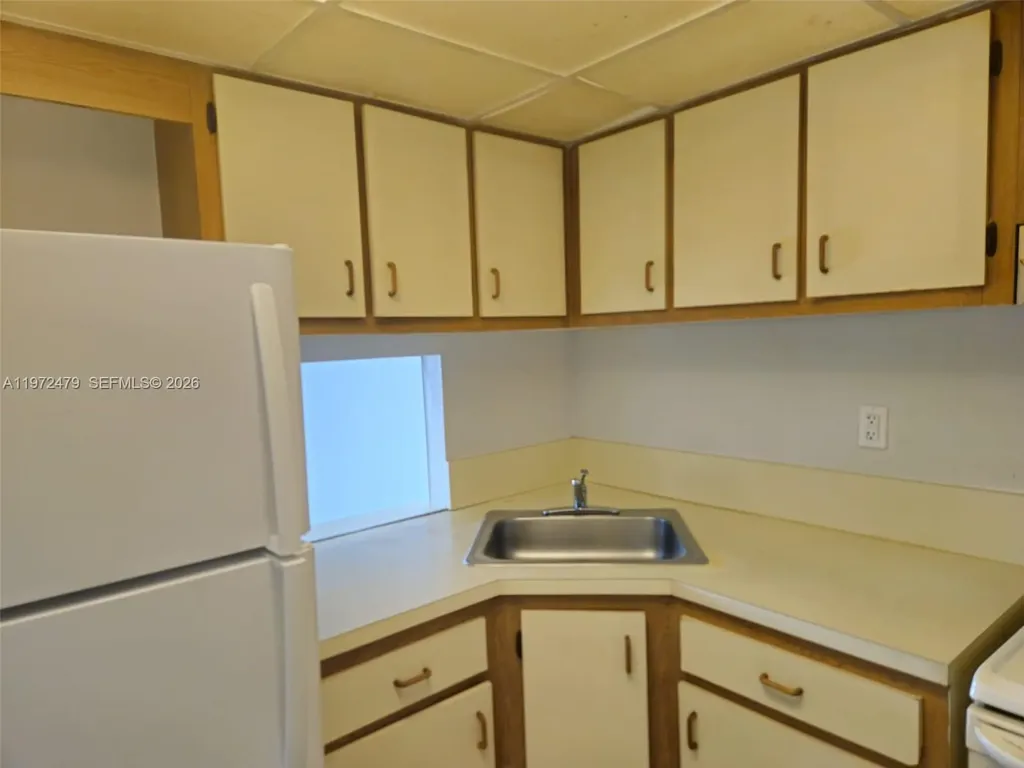 4550 NW 9th Street Miami FL 33126