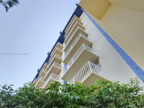 4550 NW 9th Street Miami FL 33126