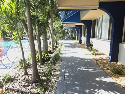 4550 NW 9th Street Miami FL 33126