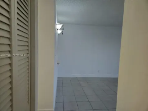 4550 NW 9th Street Miami FL 33126
