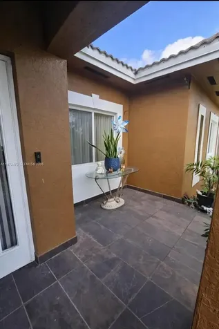 718 SE 12th Terrace Homestead FL 33033
