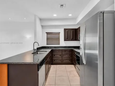 23 SE 3rd Avenue Hallandale Beach FL 33009