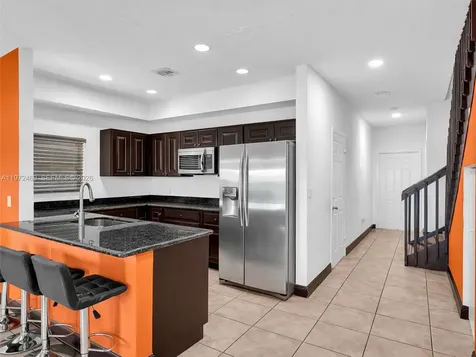 23 SE 3rd Avenue Hallandale Beach FL 33009