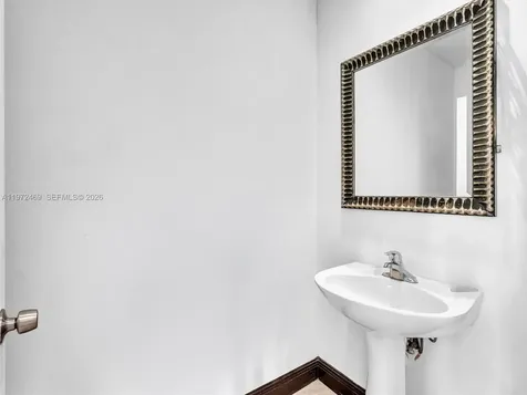 23 SE 3rd Avenue Hallandale Beach FL 33009