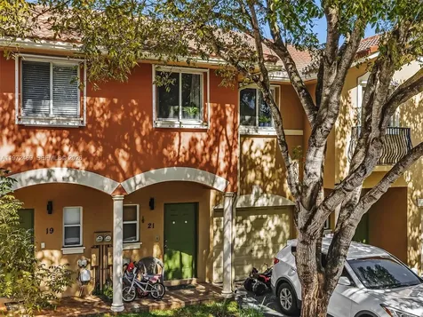 23 SE 3rd Avenue Hallandale Beach FL 33009